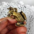 Brass Cartoon Frog Statue,Wild animal Lucky Brass Home Desk Ornament Decor Miniature Feng shui Tea Pet Antique Meditation Serene Figurine